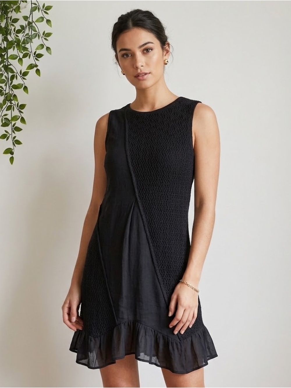 Monoreno Sleeveless Black Textured A-line Dress with Ruffle hem, Size Small